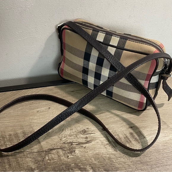 Vintage BURBERRY Nova Check PLAID Canvas LEATHER Trim CROSS BODY Designer BAG - Picture 6 of 9